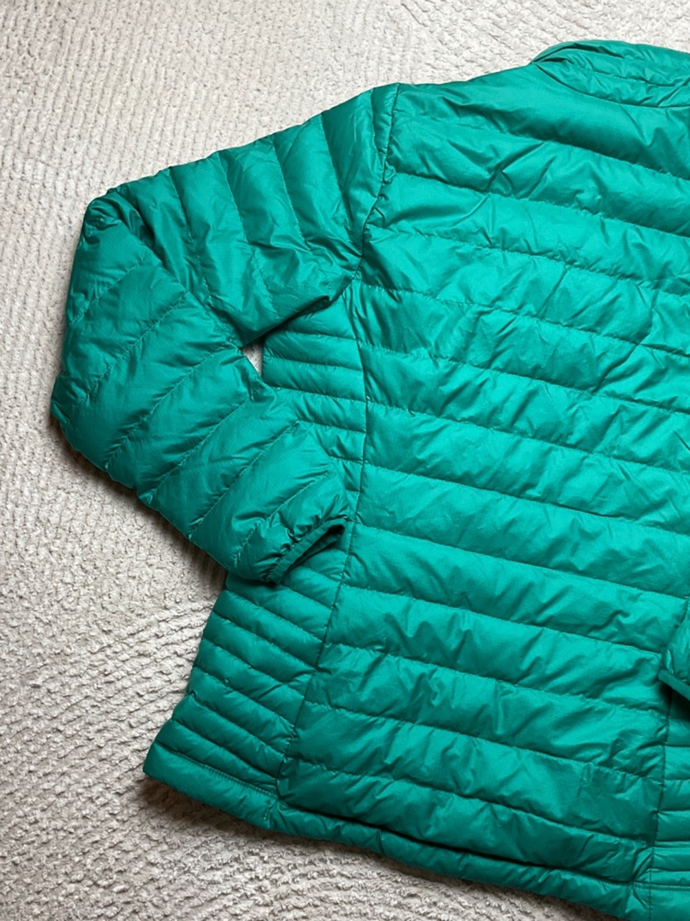 Patagonia Women's Down Sweater Style #84683 2015 Model Size Medium - Picture 15 of 16